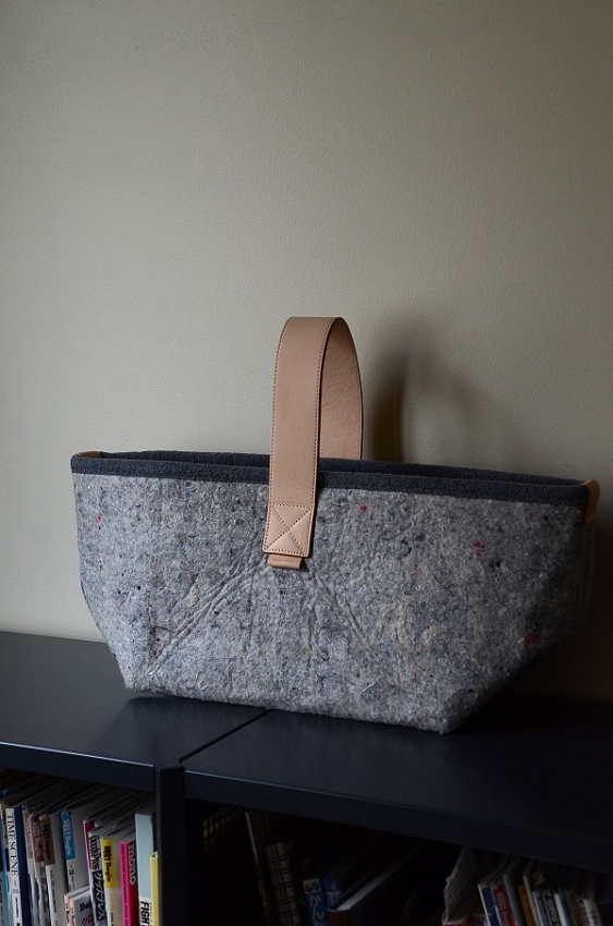 バッグ Hender Scheme Recycled felt hole bag Hender Scheme Recycled felt hole bag large ミックスグレー