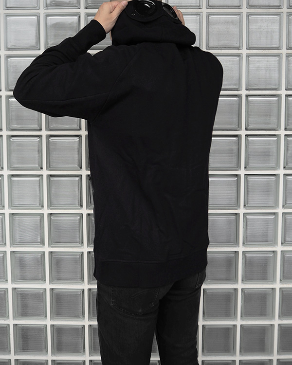 C.P. COMPANY】 シーピーカンパニーと言えば「ゴーグル」と