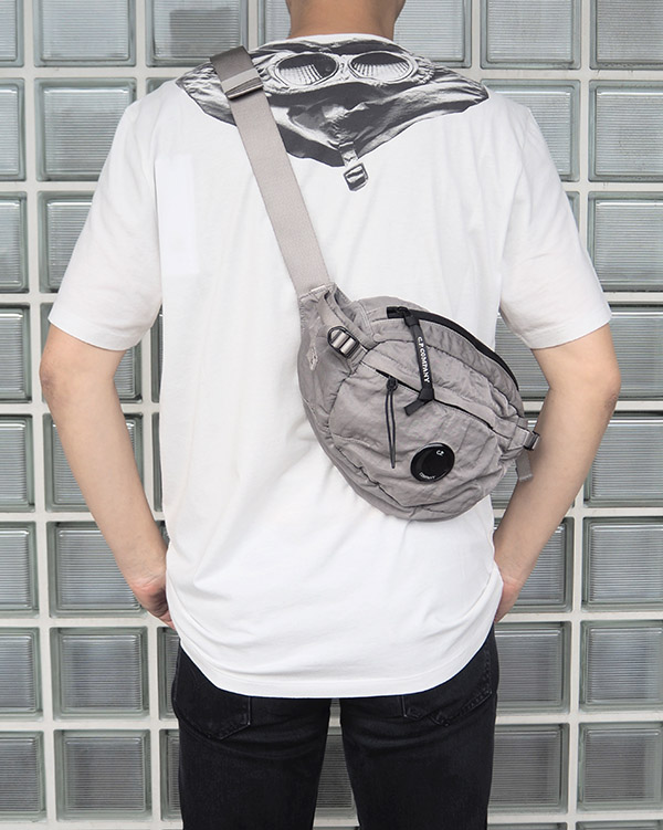 C.P.companyシーピーカンパニーのゴーグルレンズつきスウェット C.P. COMPANY】 シーピーカンパニーと言えば「ゴーグル」と