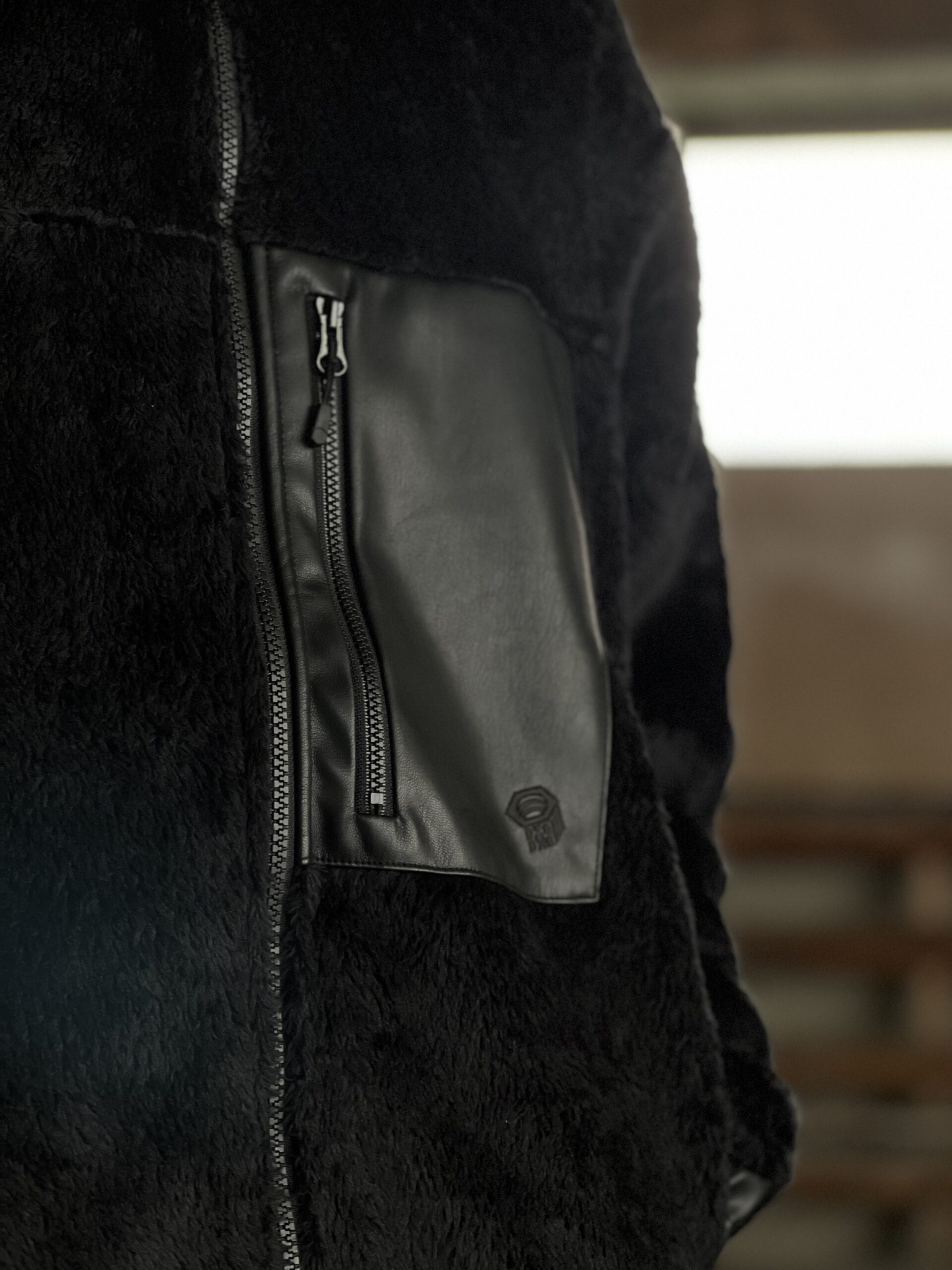 MOUNTAIN HARDWEAR SPECIALLY FOR N.HOOLYWOOD】- CITY DWELLERS