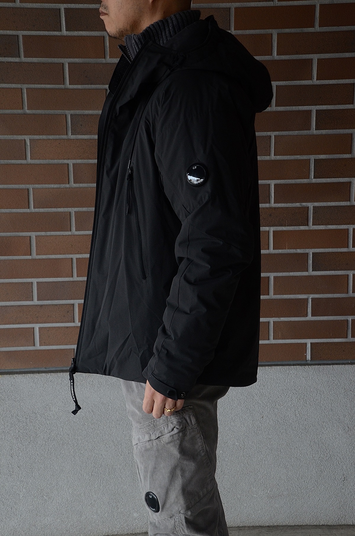 平本蓮着C.P. COMPANYゴーグルパッチBA-TICワックス生地ベスト50 C.P. COMPANY】“PRO-TEK HOOD JACKET” ”C.P. SHELL-R MIXED