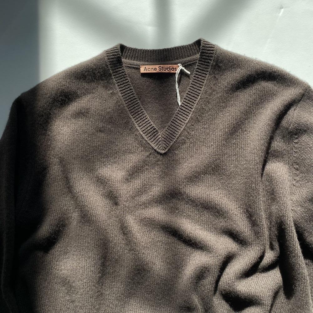 Acne Studios アクネストゥディオズ KNIT000334 Vネック ニット COFFEE BROWN g