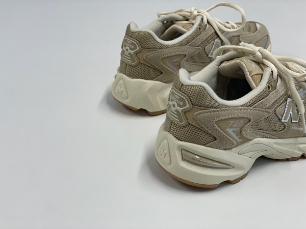 「NEW BALANCE」 ML725