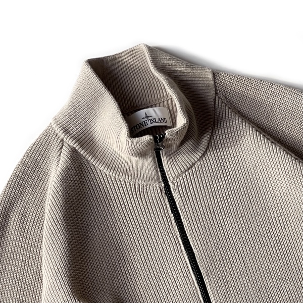 STONE ISLAND」毎シーズン即完売のフルジップニット。 | CIENTO BLOG