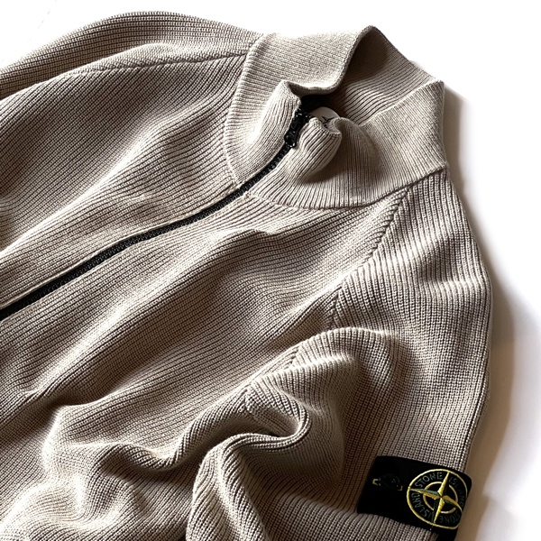 STONE ISLAND」毎シーズン即完売のフルジップニット。 | CIENTO BLOG