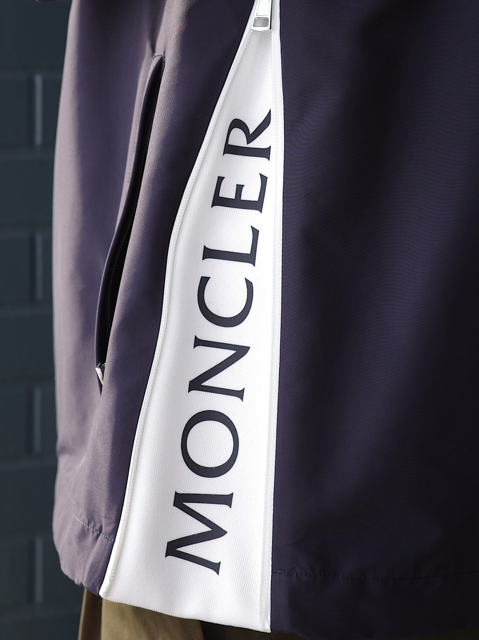MONCLER モンクレール ウィンドブレーカー メンズ 新作 正規取扱店 公式通販 送料無料