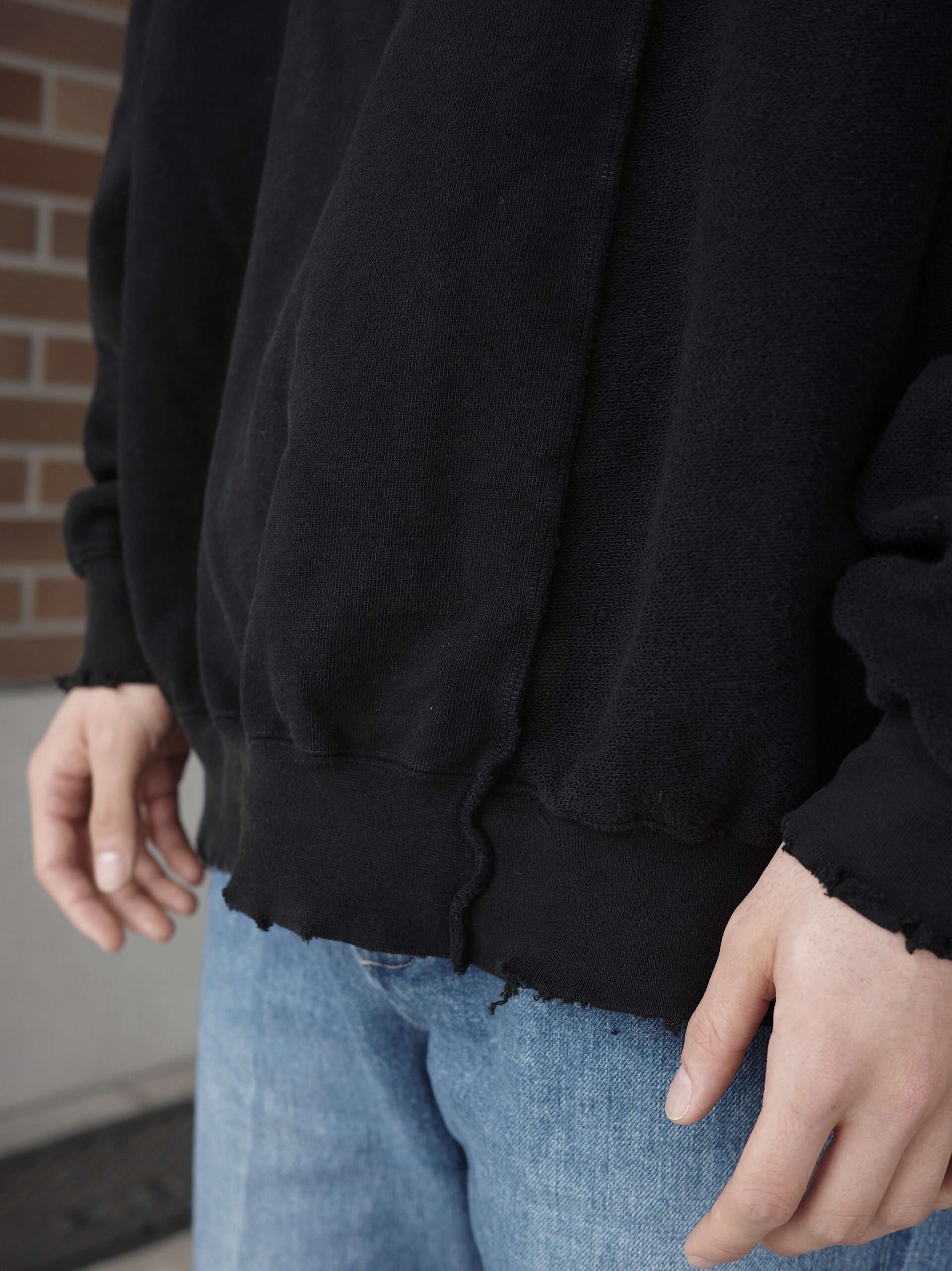 Name. EDGE AGING ASYMMETRIC SWEATSHIRT OLIVE ネーム スウェット ダメージ 正規取扱店 公式通販 送料無料