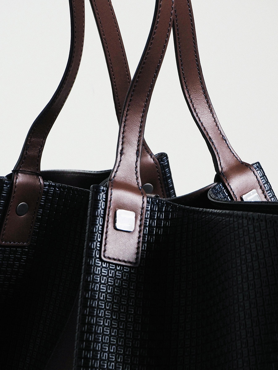 旅のお供に【SERAPIAN セラピアン】のシークレットバックは如何でしょ