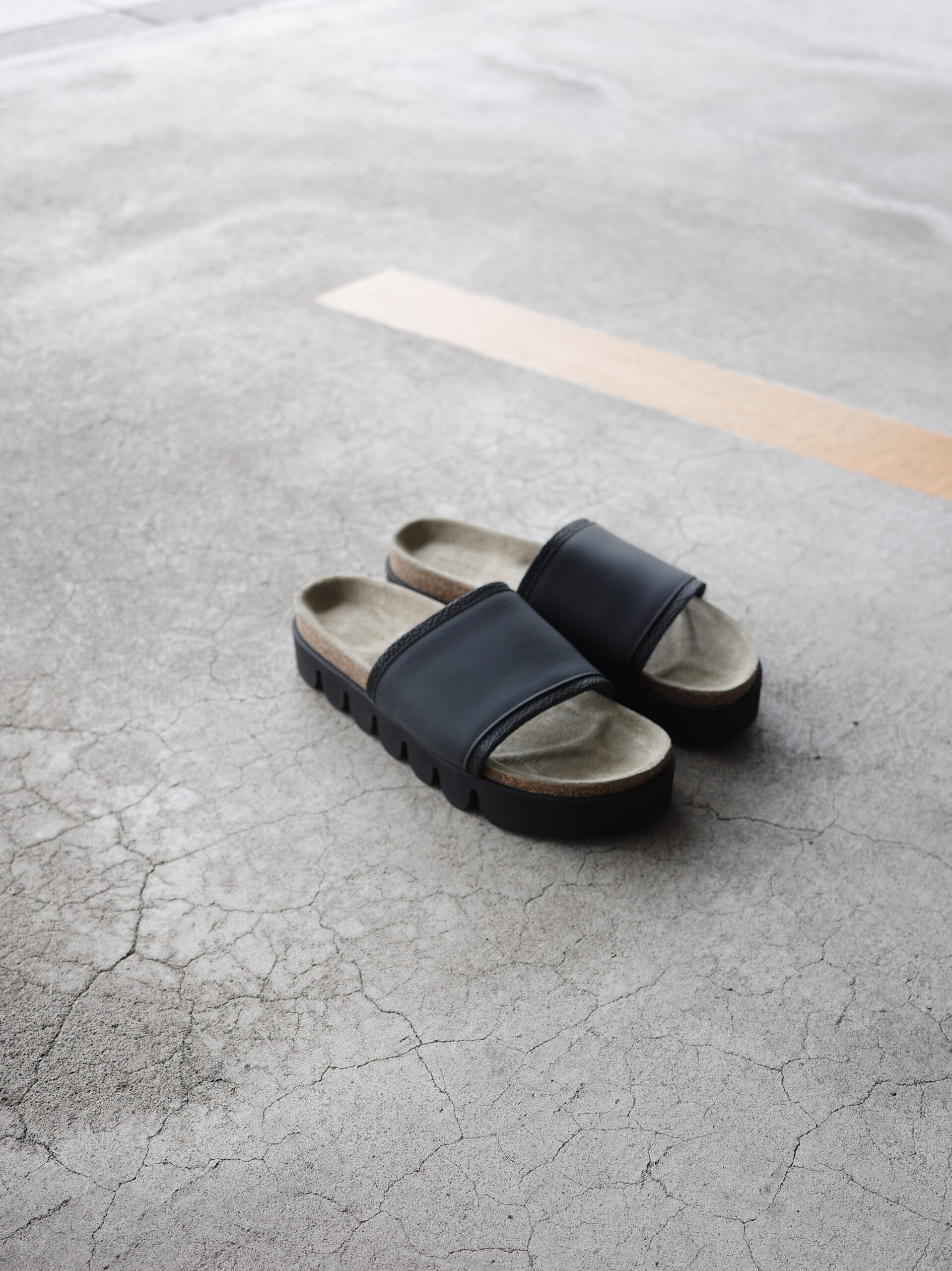 Hender Scheme】caterpillar -かまぼこソールサンダルがアップデートを 