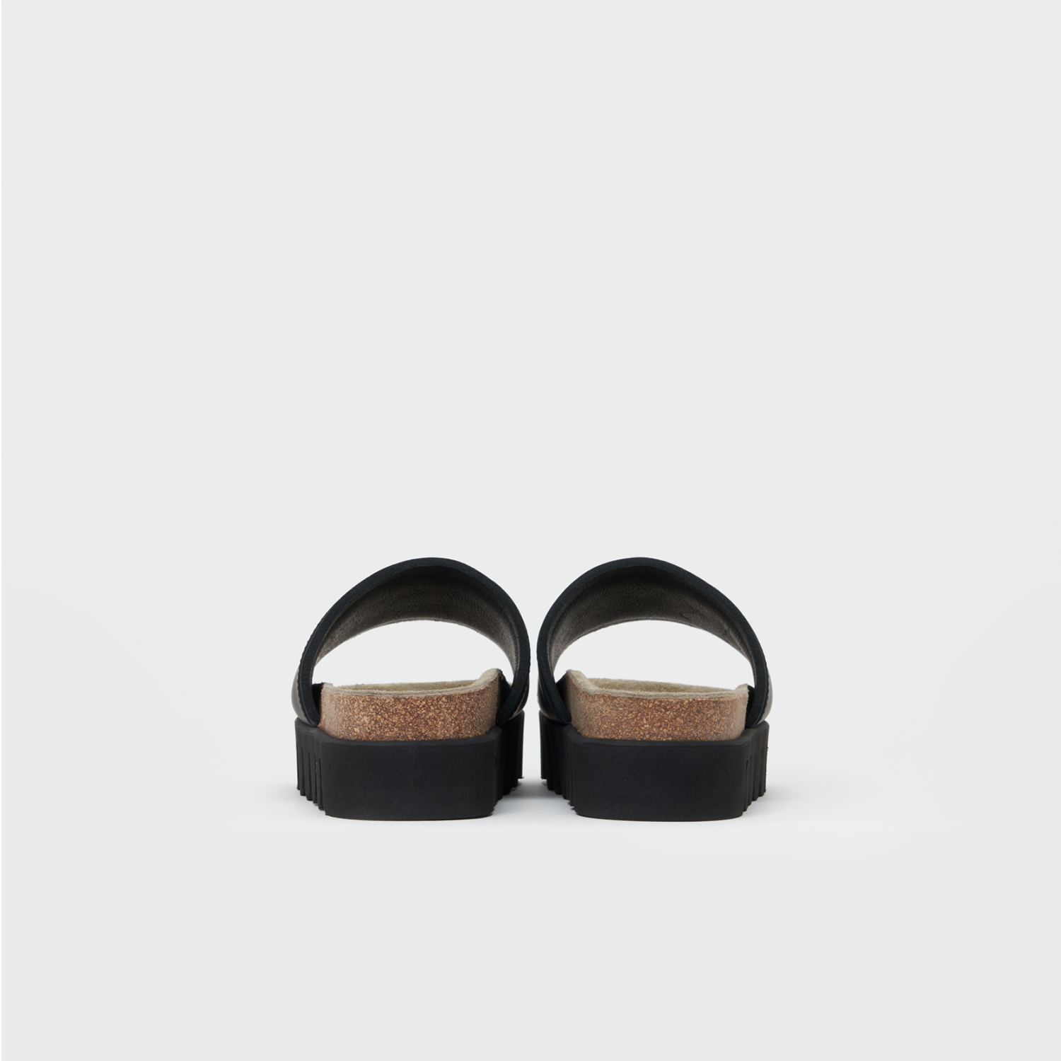 Hender Scheme】caterpillar -かまぼこソールサンダルがアップデートを  