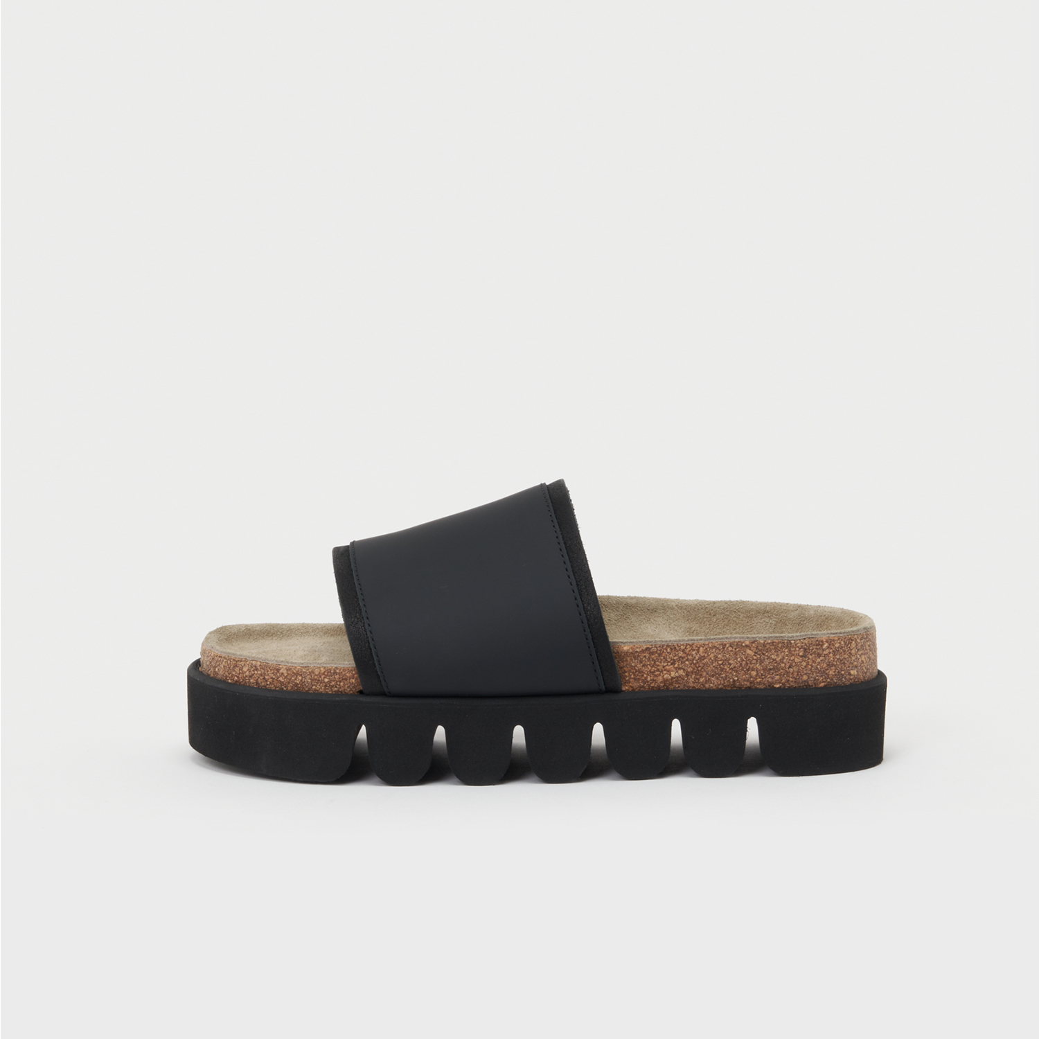 Hender Scheme】caterpillar -かまぼこソールサンダルがアップデートを 