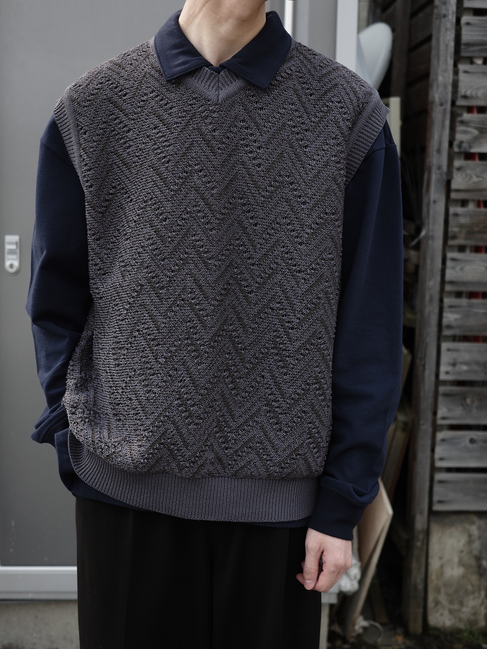 YOKE ヨーク HERRINGBONE MESH V-NECK VEST