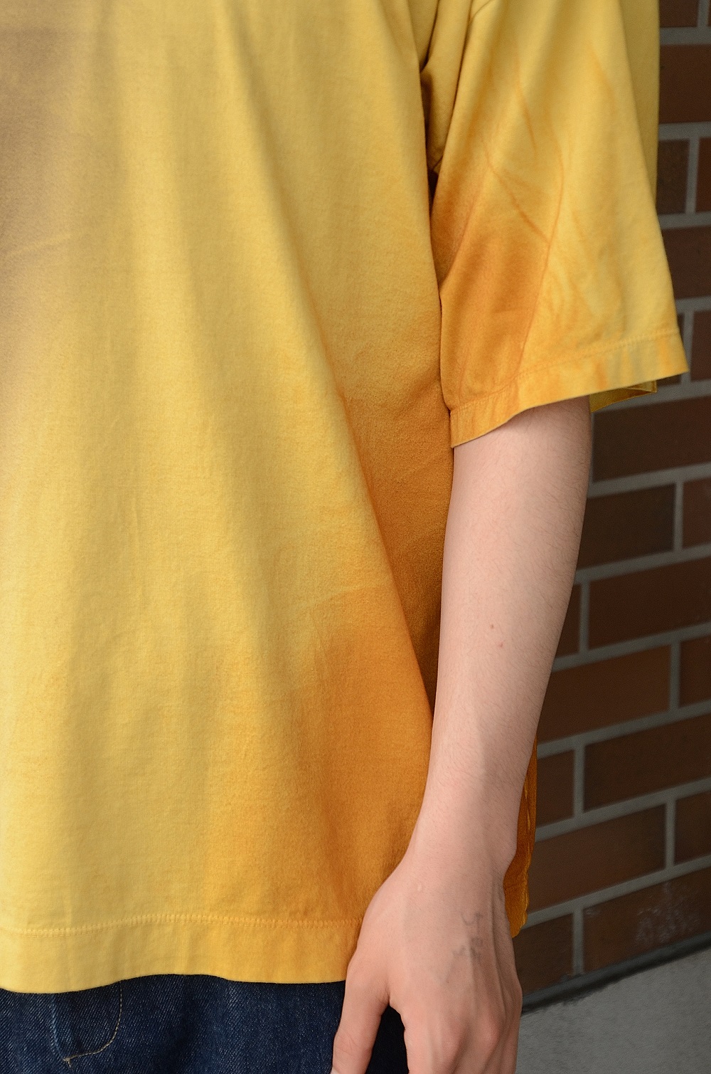 YOKE ヨーク SPRAY PRINTED T-SHIRT