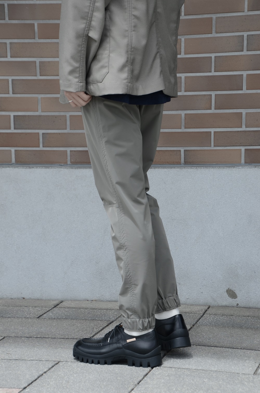 nonnative ノンネイティブ COACH EASY RIB PANTS POLY TWILL STRETCH DICROS🄬 SOLO