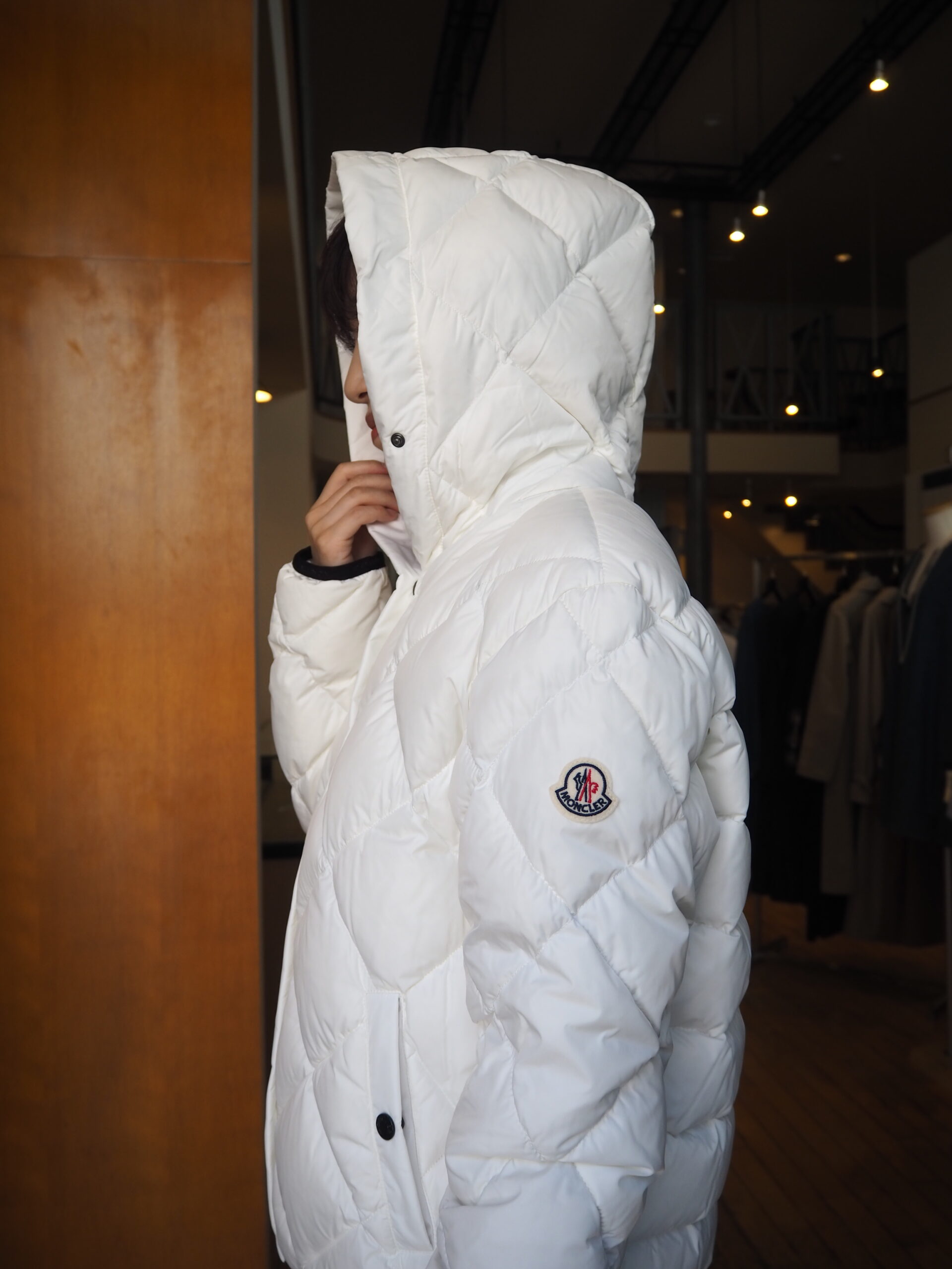 MONCLER】ショートダウンジャケット “ARVOUIN(アルヴワン)” | CIENTO BLOG
