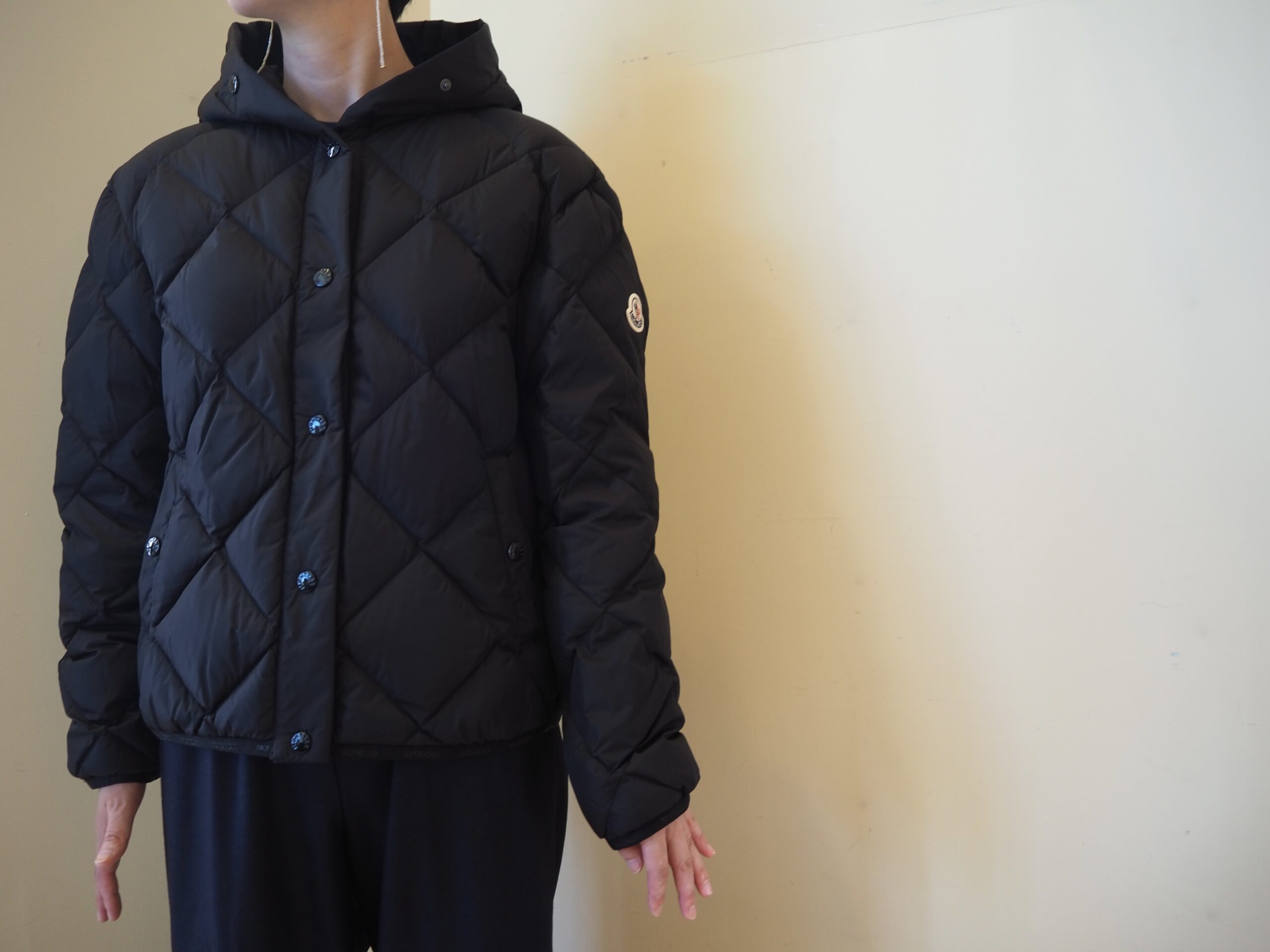【新品・訳アリ】MONCLER 22秋冬 ANTHON ショート ダウン MONCLER】ショートダウンジャケット “ARVOUIN(アルヴワン