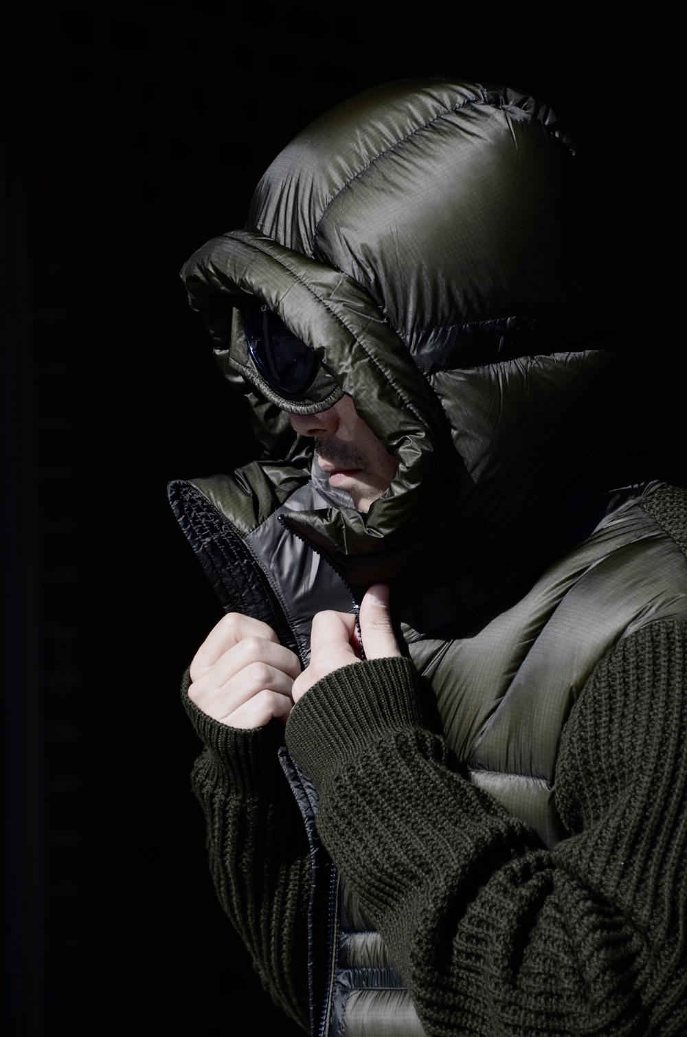 シーピーカンパニー C.P. COMPANY ニット スウェット M お値下げ cpcompany ニットセーター レンズ付き シーピーカンパニー C.P.