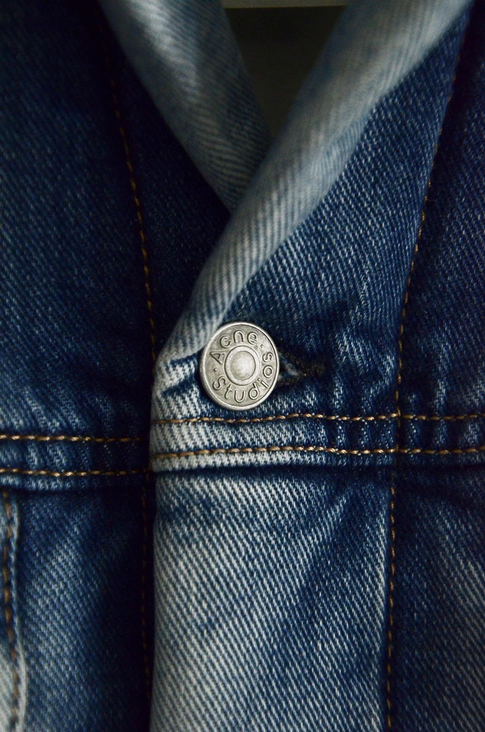 Acne Studios】“パデッド” のデニムジャケット | CIENTO BLOG Acne Studios】“パデッド” のデニムジャケット | CIENTO BLOG