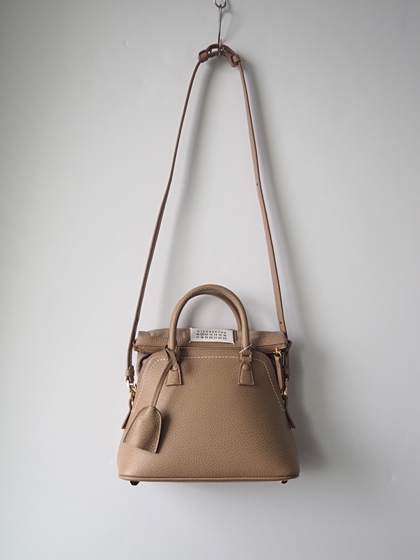 ミンク　カラー／ 淡いベイジュ ／GAKE 日本製❣️ Maison Margiela】5AC MINI ニューカラー BICHE | CIENTO BLOG
