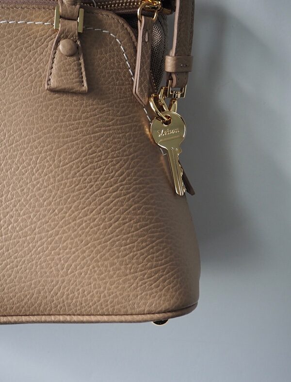 ミンク　カラー／ 淡いベイジュ ／GAKE 日本製❣️ Maison Margiela】5AC MINI ニューカラー BICHE | CIENTO BLOG