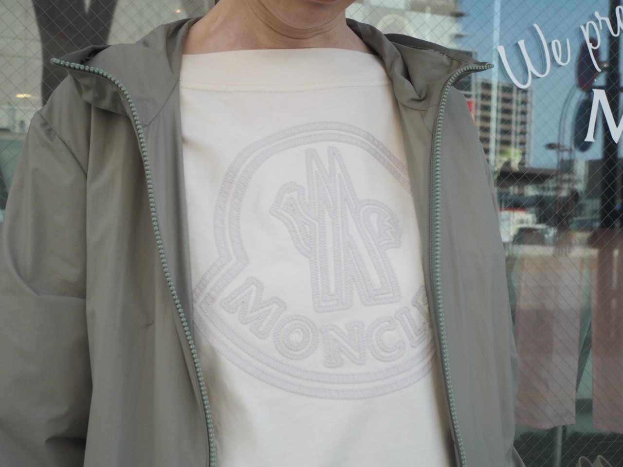 MONCLER 2024春夏新作 タフタ素材 フード付きブルゾン MELIA MONCLER 2024春夏新作 タフタ素材 フード付きブルゾン MELIA