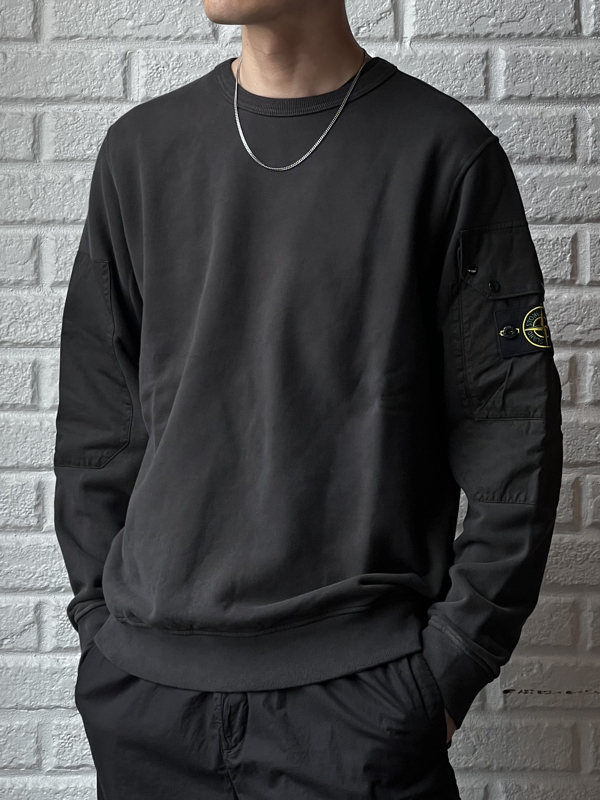 即日出荷 可能 STONE ISLAND ブラック スウェットシャツ M 【公式通販】