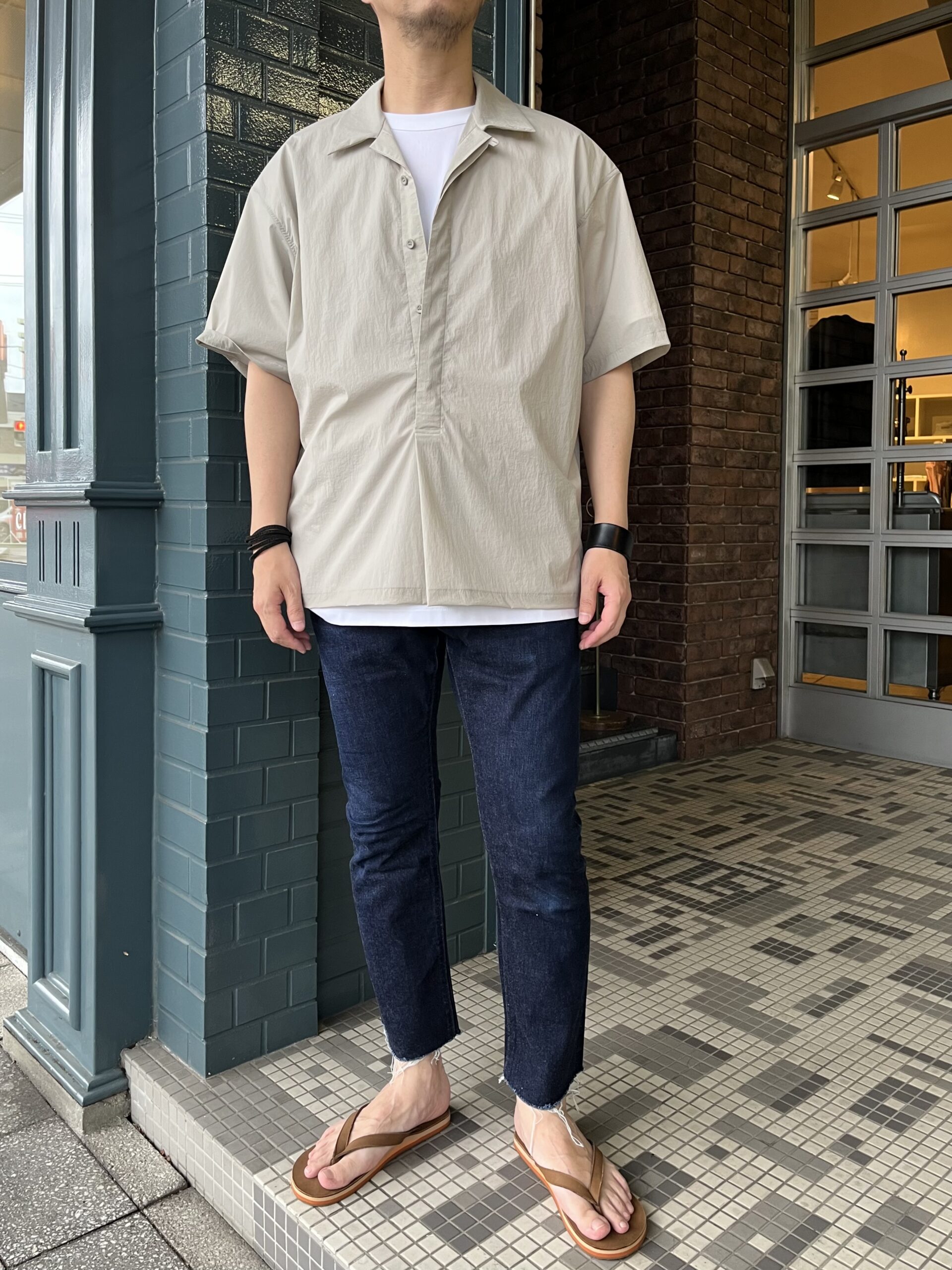 WEWILL】の劇的に軽いシャツ＆ショートパンツのセットアップスタイル 