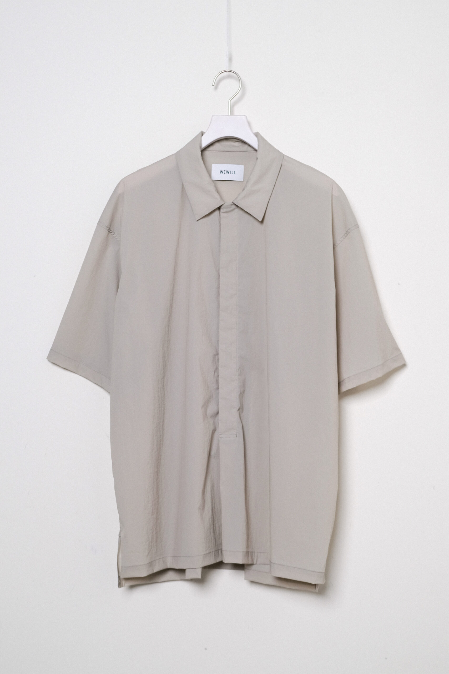 WEWILL】の劇的に軽いシャツ＆ショートパンツのセットアップスタイル 