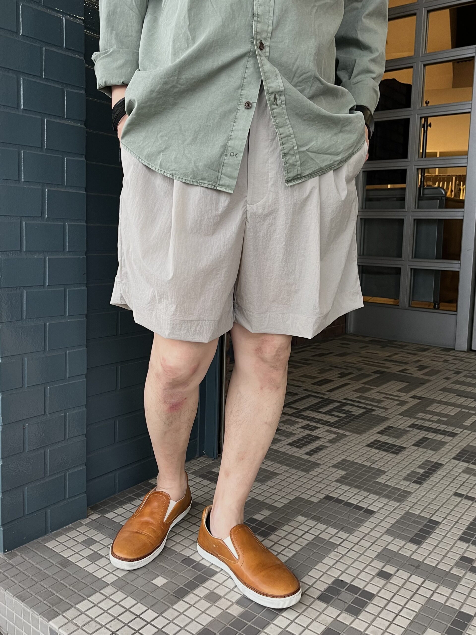 WEWILL】の劇的に軽いシャツ＆ショートパンツのセットアップスタイル 