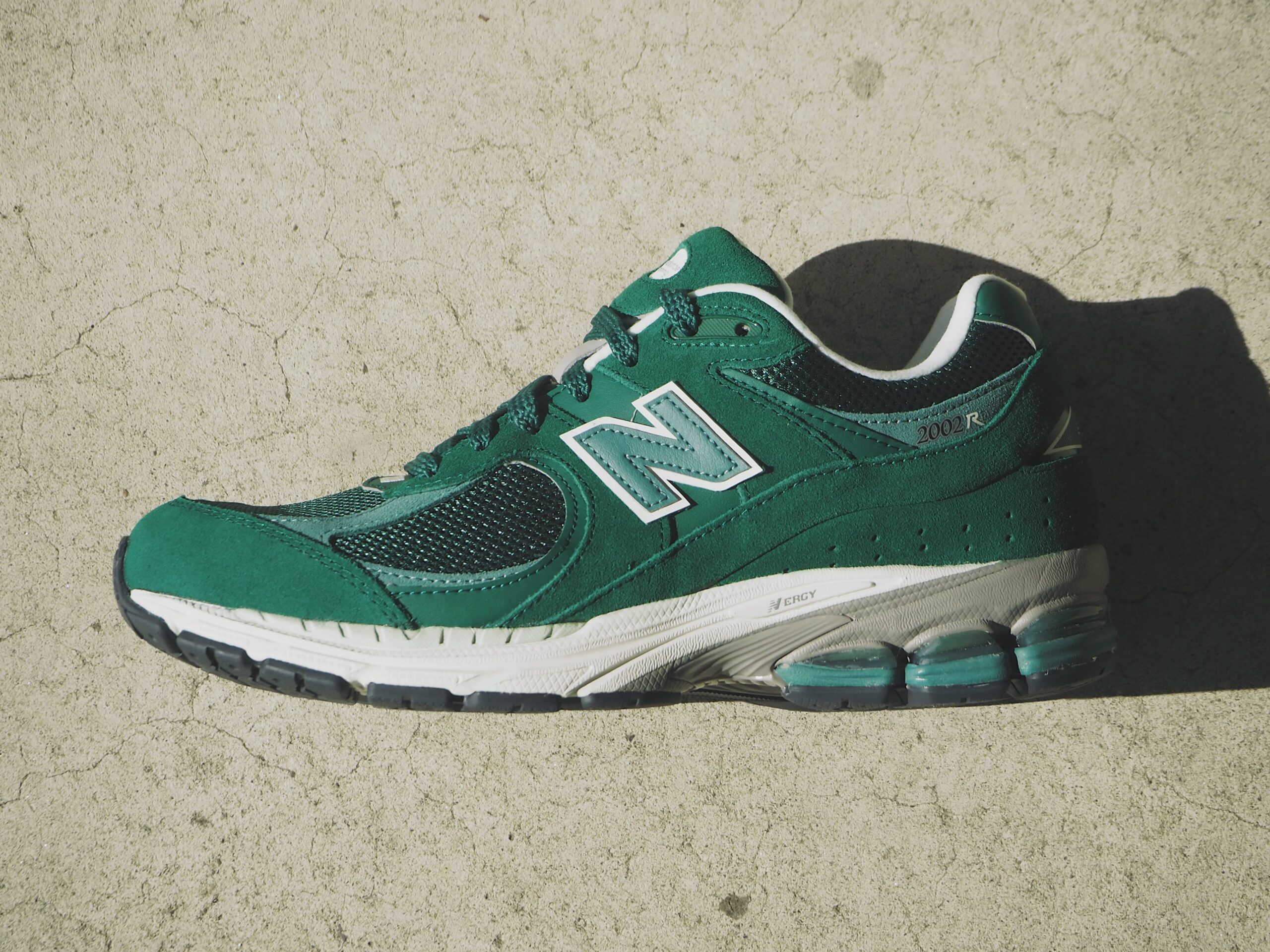 New Balance】 人気モデル”2002R”の新色が届きました | CIENTO BLOG
