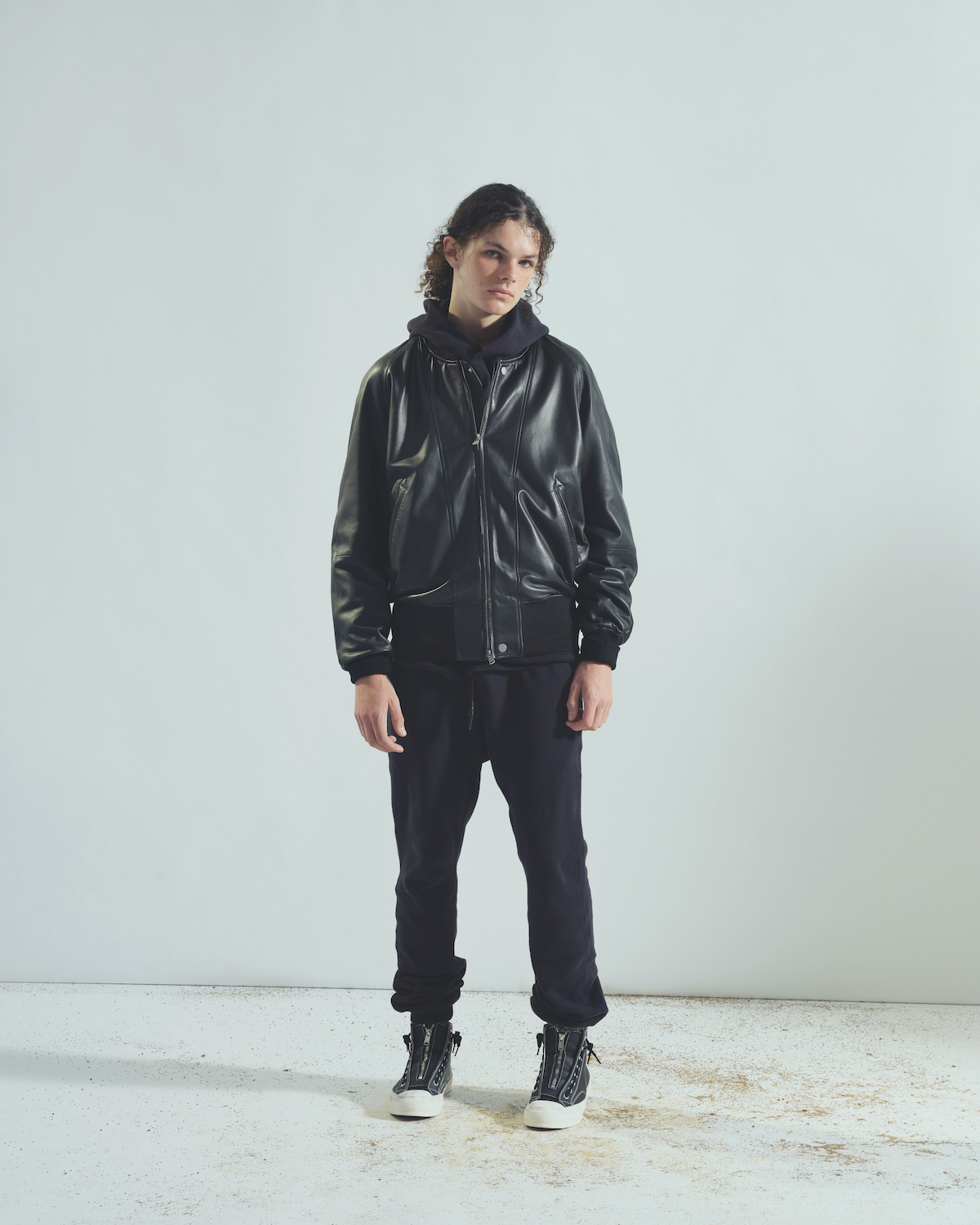 nonnative】今季のセンタージップは初の”レザー(表革)”です