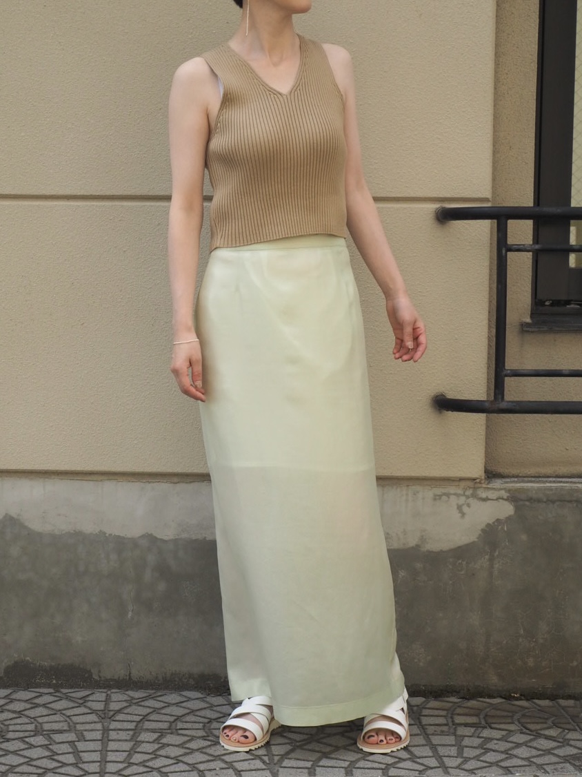 AURALEE シアー タンクトップ ベージュ この夏トレンドのタンクトップ【BOWTE】【AURALEE】 | CIENTO BLOG