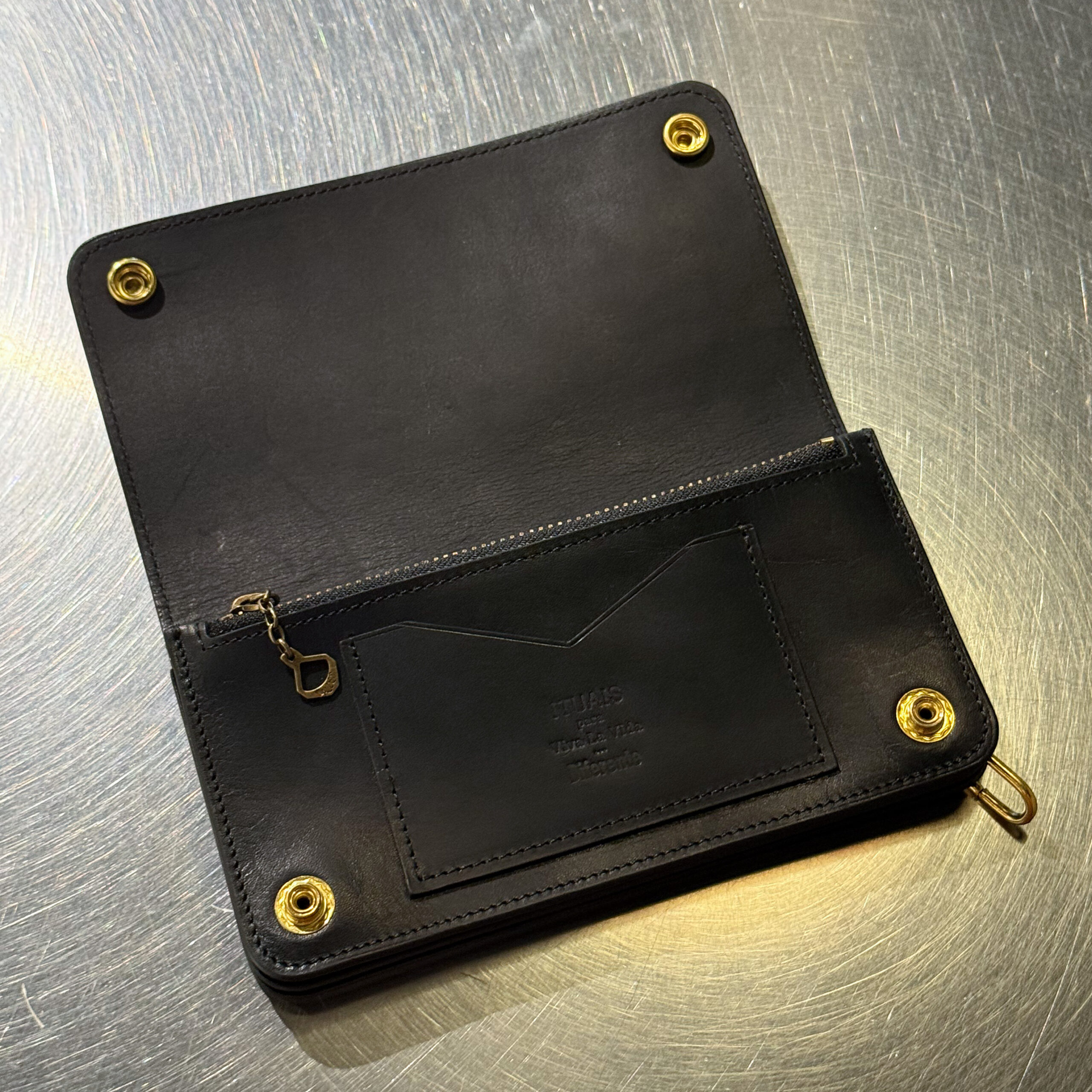 ITUAIS-diferente-】GUIDIの馬革を使った贅沢なトラッカー