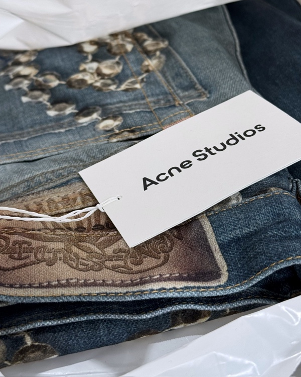 Acne Studios