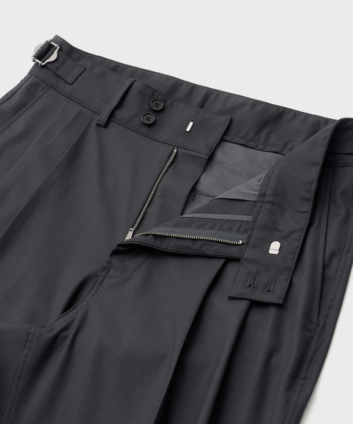 another office】大人気のスラックスが一挙入荷しております | CIENTO BLOG