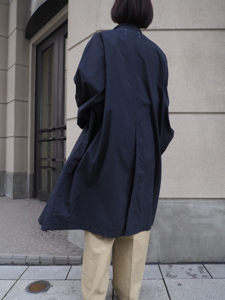 Maison Margiela 19AW バック付き　ナイロンコート マルジェラの世界観溢れる【Maison Margiela】ナイロンコート | CIENTO