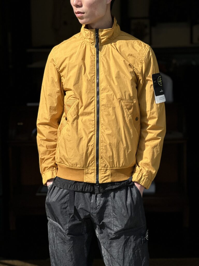stone  ジップジャケット トラックジャケット イエロー バッジ STONE ISLAND POP UP at FRINGE】から目玉商品をピックアップ | CIENTO